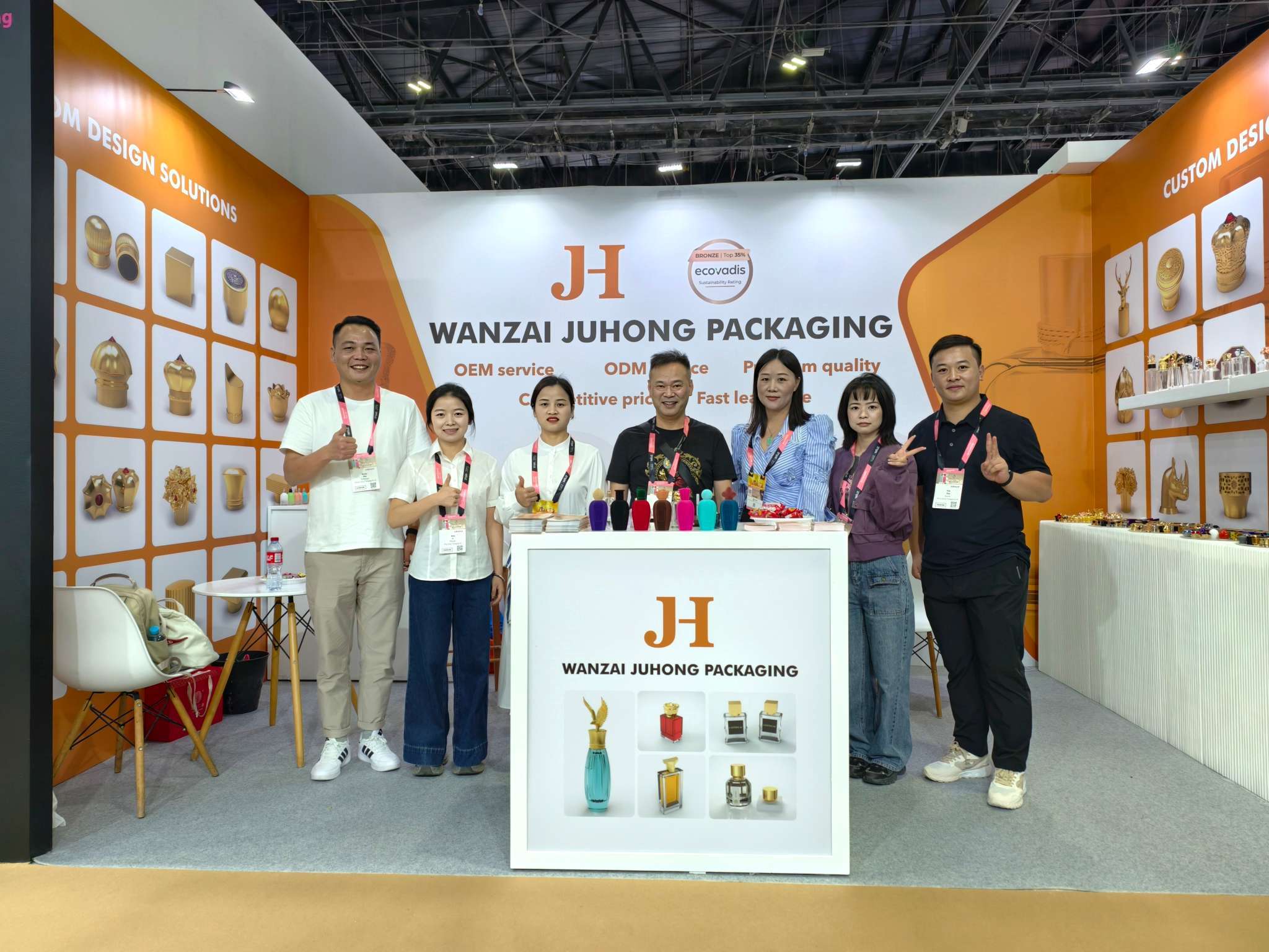 Derniers blogs de l'entreprise sur Juhong Packaging brille au Beautyworld Middle East 2025 à Dubaï, présentant les clôtures de parfums de luxe Zamak