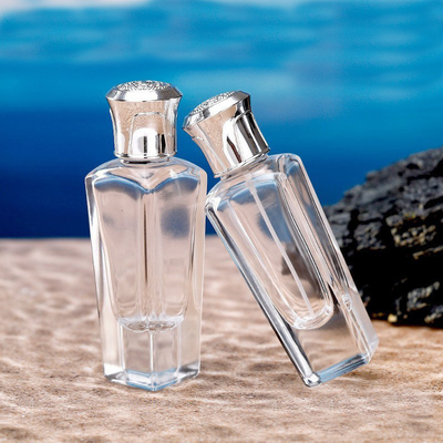 acheter Flacon de parfum à baïonnette de 50 ml 15, fond épais, en forme de diamant, petit fond carré, couvercle extérieur sculpté, sous-marin cosmétique online manufacture