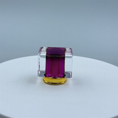 acheter 15mm Plastic Perfume Bottle Cap with Golden Chrome Black Purple Plating and 150°F Temperature Resistance online manufacture