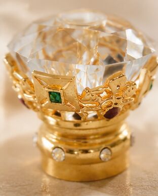 acheter Bouchon de parfum de luxe Zamac avec plaque cristalline facétieuse, fermeture en alliage de zinc plaqué or avec incrustation en pierre précieuse multicolore pour bouteilles de parfums haut de gamme fabrication en ligne