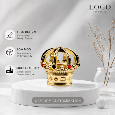 acheter Bouchon de parfum de luxe creux King Crown Zamac plaqué or incrusté de strass couvercle de parfum royal en alliage de zinc couvercle de bouteille de parfum en métal logo personnalisé FEA15 pour bouteille de parfum Dubai Oud Attar fabrication en ligne