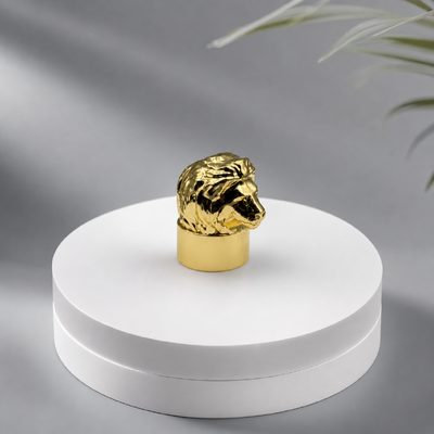 acheter Vente en gros d'or haut brillant Réaliste Tête de lion Cap de bouteille de parfum Poids lourd 3D sculpture d'animal Zamac Fermeture OEM Logo gravé sur mesure Moyen-Orient Emballage de parfum de luxe fabrication en ligne