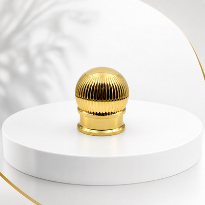 acheter Bouchon de bouteille de parfum de boule de citrouille de ligne verticale d'or à haute brillance en gros avec la base à double niveau fermeture sphérique nervurée en Zamac OEM personnalisé graver le logo emballage de parfum de luxe du Moyen-Orient fabrication en ligne