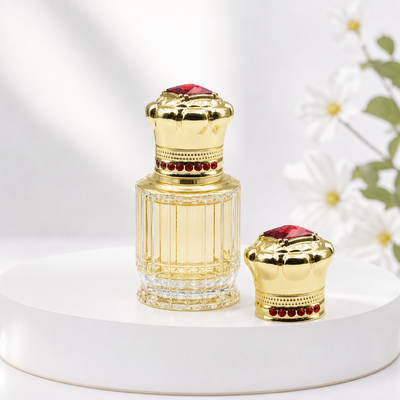 acheter Bouchon de bouteille de parfum de couronne royale d'or de miroir à haute brillance en gros avec le dessus carré de diamant rouge et la ceinture rouge de strass de cercle fermeture lourde de Zamac OEM personnalisé gravent le logo parfum de luxe du Moyen-Orient fabrication en ligne