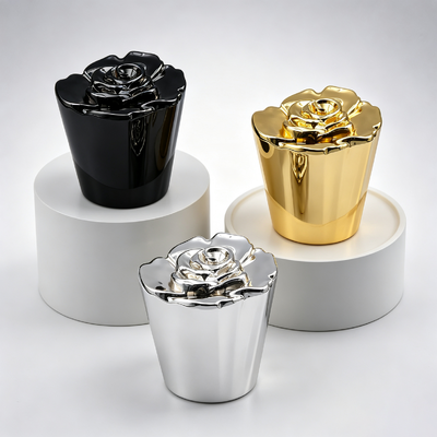 Acheter FEA15 Coupe de parfum en alliage de zinc 3D Rose Flower Top Corps conique en forme de tasse électroplaté Bouteille de parfum en métal Couvercle Logo personnalisé OEM ODM Coupe de parfum Zamac fabrication en ligne