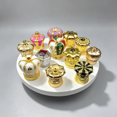 Acheter Capsules de parfums en alliage de zinc FEA15 styles variés en relief sculpté incrusté émail de strass peint bouchon de bouteille de parfums en métal de luxe Logo personnalisé OEM ODM Zamac Capsules de parfums fabrication en ligne