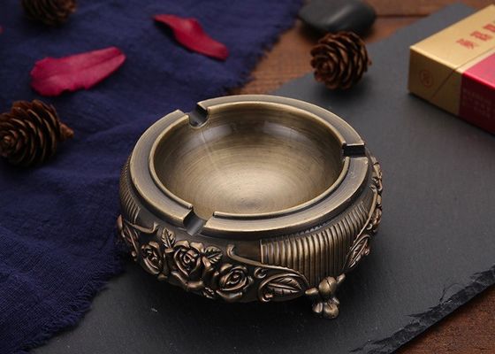 acheter Cadeau L149.5mm fumant le cendrier en alliage de zinc décoratif online manufacture