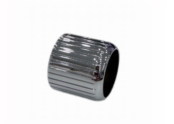 Des bouteilles de parfum en argent sur mesure, des bouchons de bouteilles pour les produits haut de gamme.