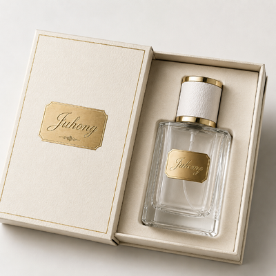 Flacon de parfum carré de luxe en verre transparent avec bouchon en zamac enveloppé de cuir blanc, flacon pulvérisateur de parfum vide à base épaisse, contenant de parfum en verre avec logo personnalisé en métal